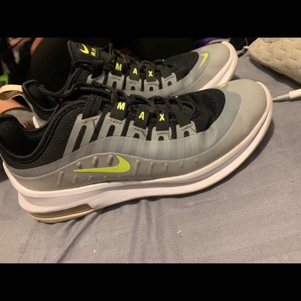 Nike Tennis Shoes